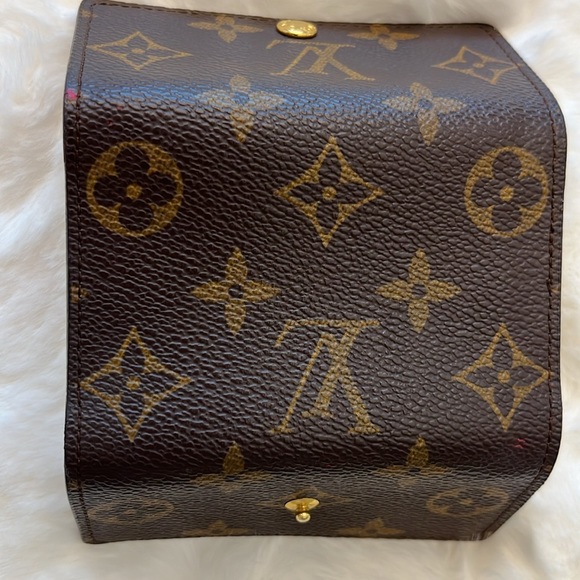 LOUIS VUITTON 6 Key Holder - Picture 3 of 6